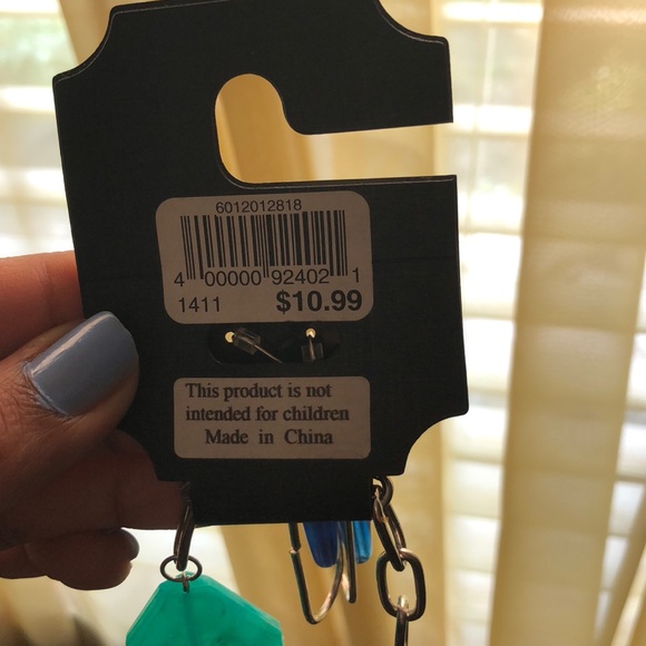 Jewelry set of earrings and necklace - Picture 4 of 5